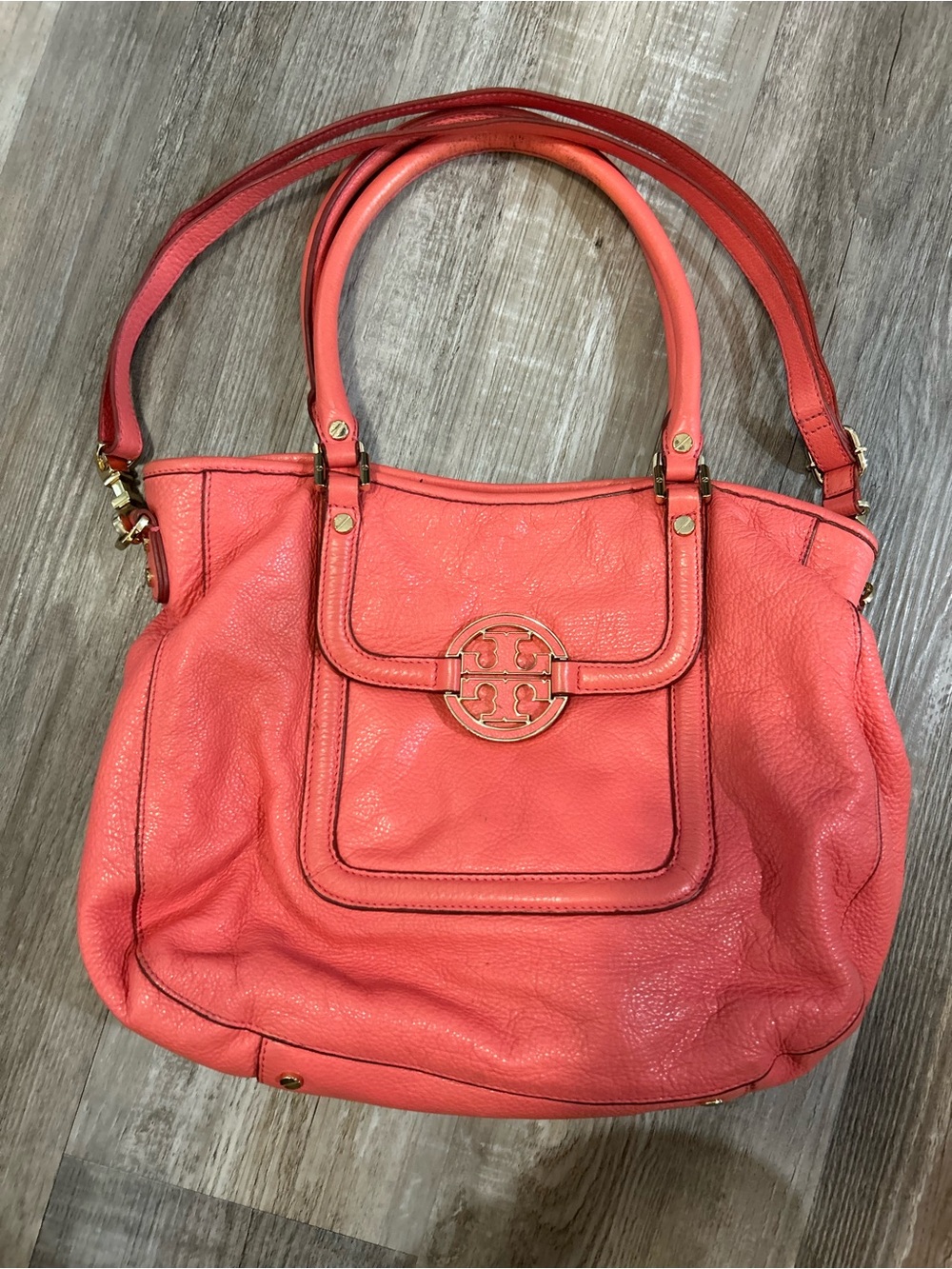 Tory Burch NWT Coral Leather Tote Handbag with Logo Accent